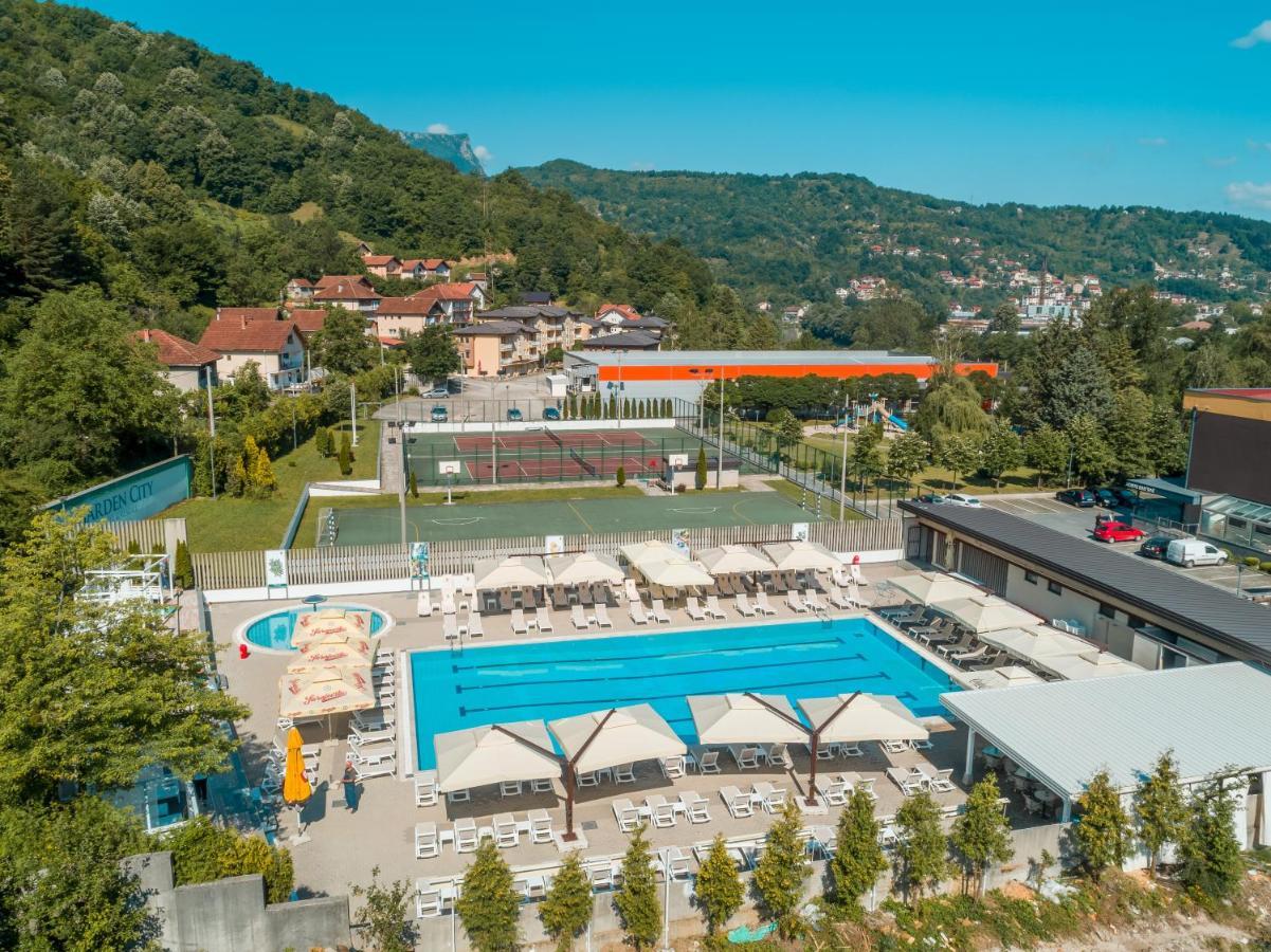 Garden City Hotel Конич Екстериор снимка