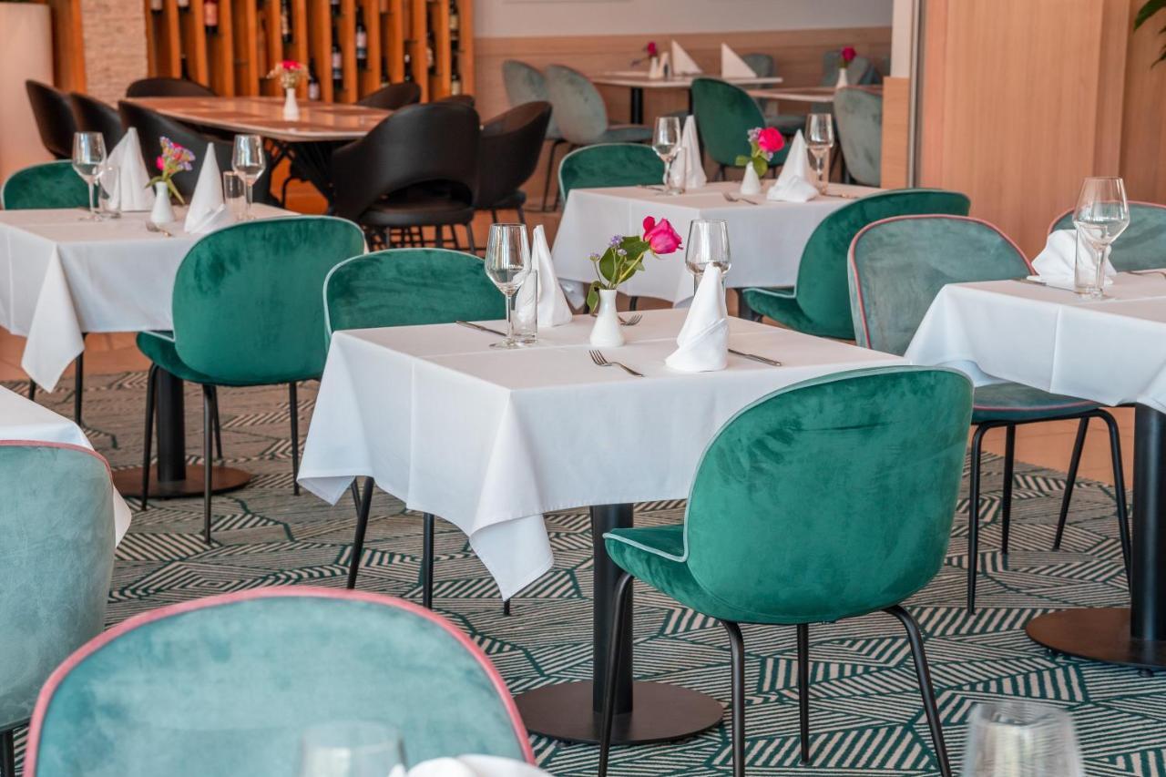 Garden City Hotel Конич Екстериор снимка