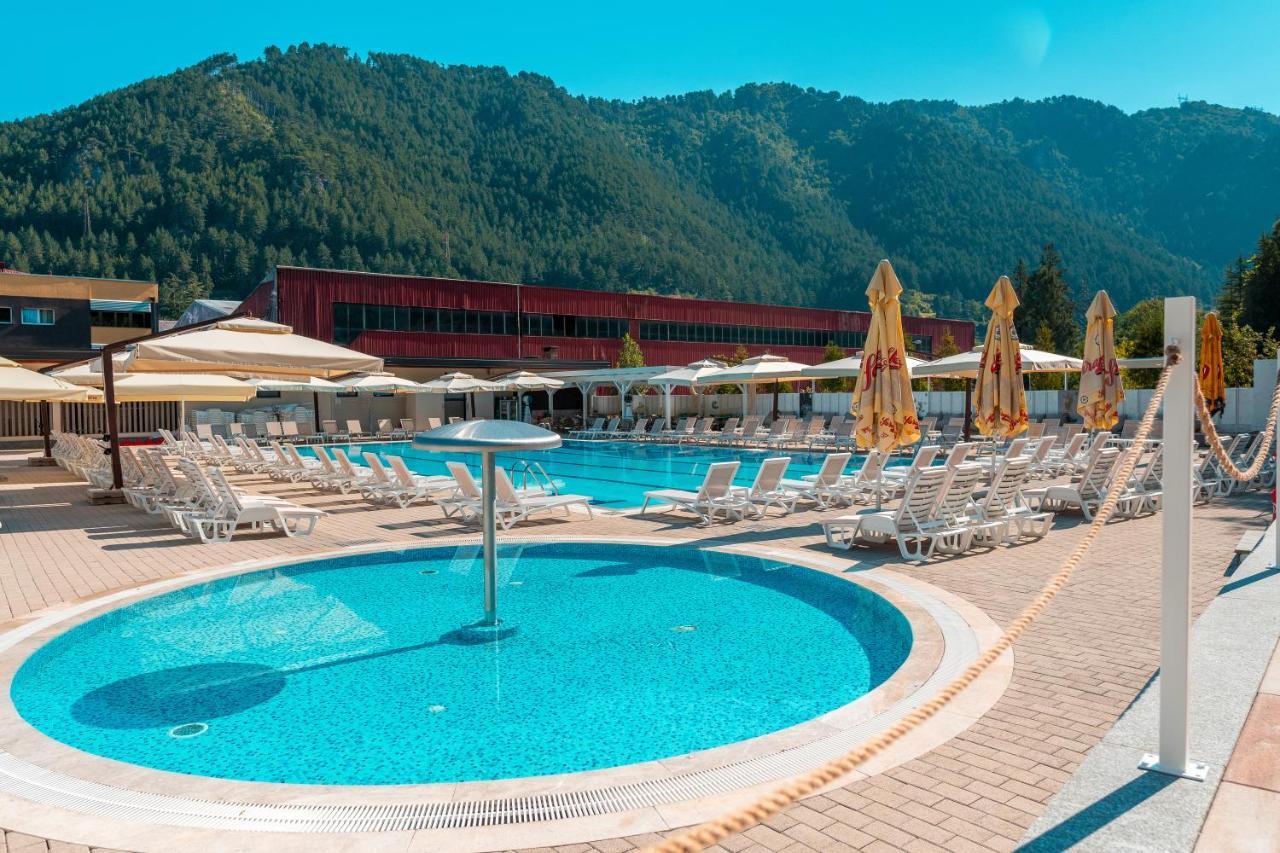 Garden City Hotel Конич Екстериор снимка